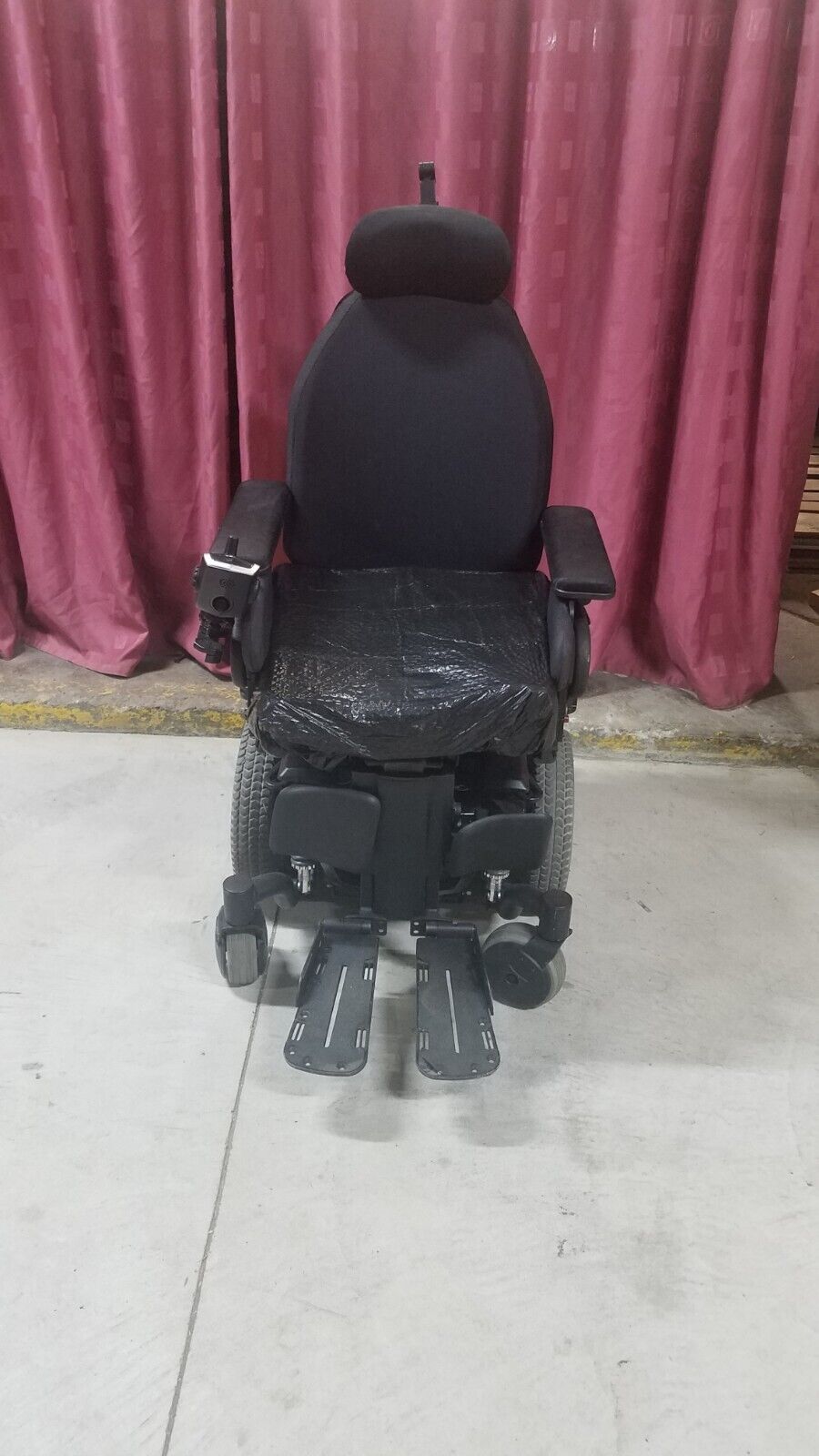 2016 Quantumn Q6 Edge Powered Wheelchair
